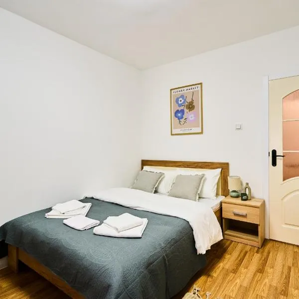 Studio Near Airport Walk to Nature, hotel in Chişinău
