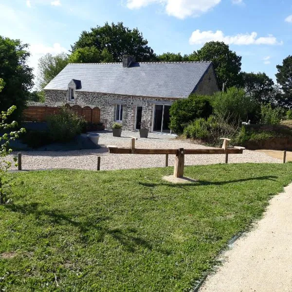 Gite Hermine Longère en campagne, hotel v destinaci Évellys