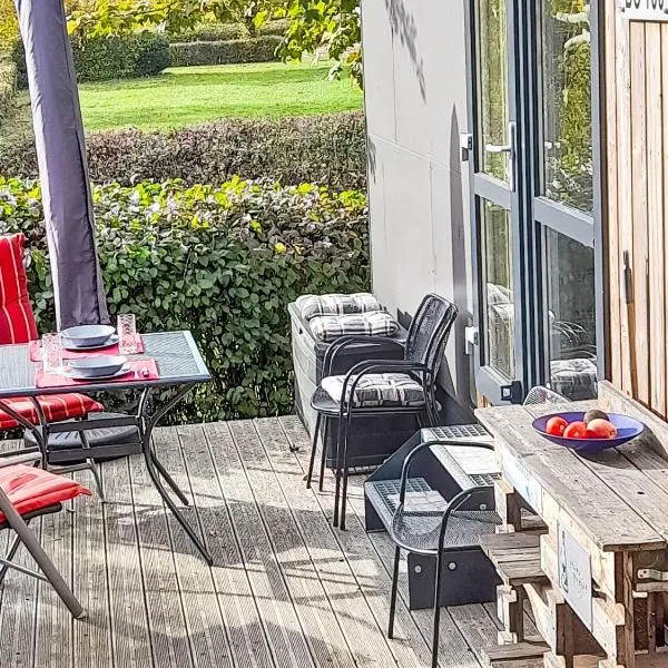 Holiday Home Tiny Haus Auszeit am See by Interhome, hôtel à Wemding
