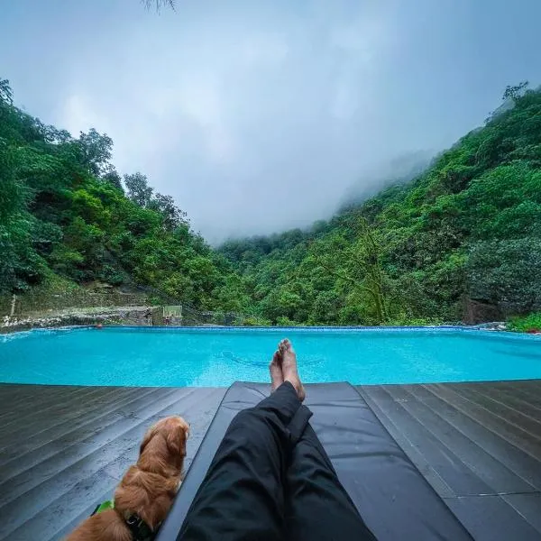 Haut Monde Hill Stream Resort and Spa, hotel v destinaci Déhrádún