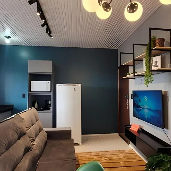 AP102 - Apartamento com AC no centro, hotel in São Miguel dʼOeste