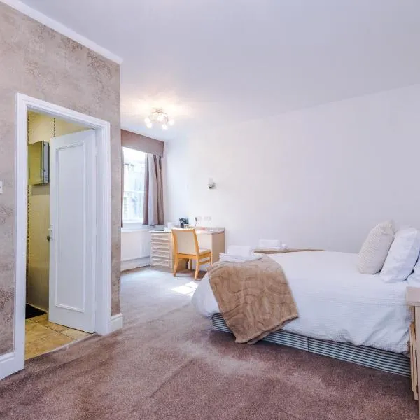 The White Swan Hotel by Richmond & Haven Room 100, hotel v destinaci Halifax