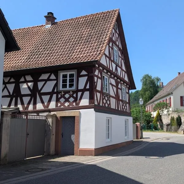 Ferienhaus Rustika, hotel en Klingenmünster