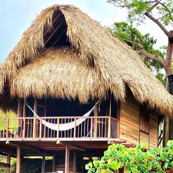 Cabaña Cielva Tayrona Guacamaya Vista al Mar y Jacuzzi Privado, hotell i Los Naranjos