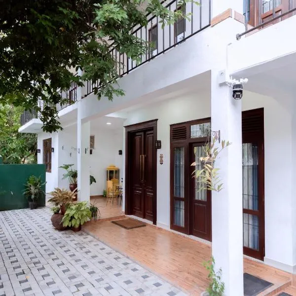 Villa Wings Airport Transit, hotel in Andiambalama