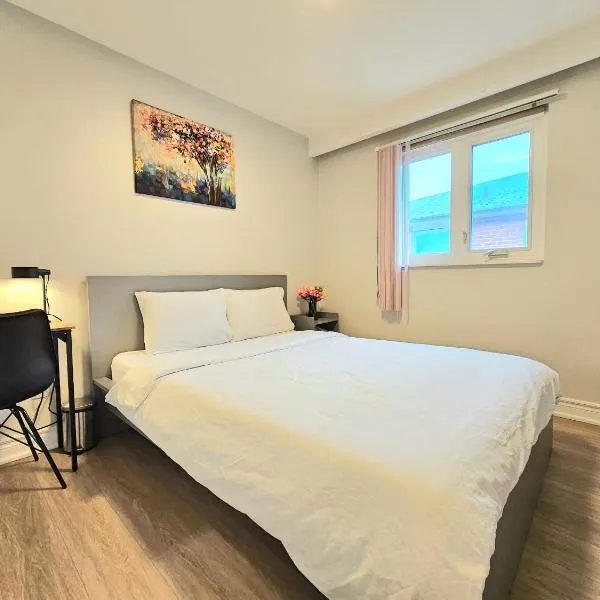 A Home Away-Cozy Guest Room in Toronto, hotel v destinaci Toronto