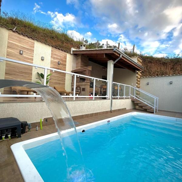 Casa com Piscina em Marmelópolis