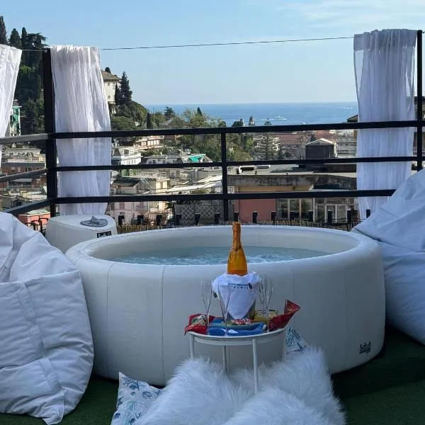 Appartamento Rapallo - Le 5 Terre - Portofino - Sky Garden Maria Jose - Attico vista mare - Terraces - 2 bagni- 2 Camera da Letto - Box, Wi-fi, Idromassaggio Free inteiro Attico per Voi, con Ascensore, hotel v destinaci Rapallo