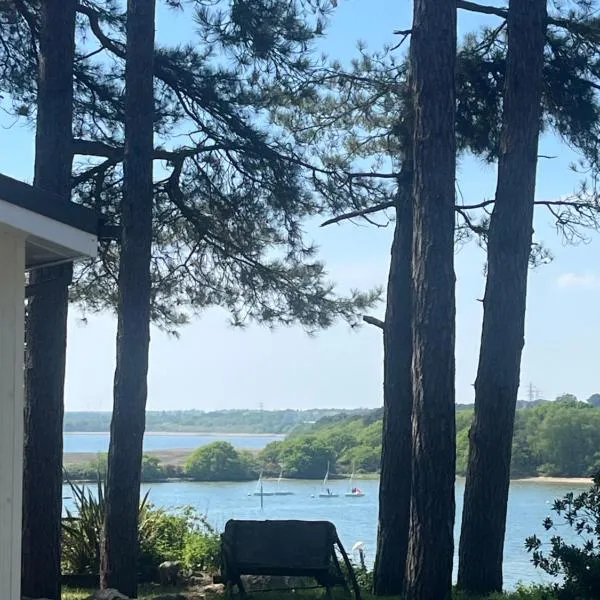 Robins Lodge by the sea, hotel in Lytchett Minster
