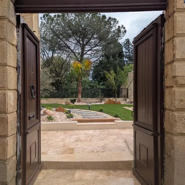 Le Clos Marthe - Suite de charme, hotel di Corneilhan