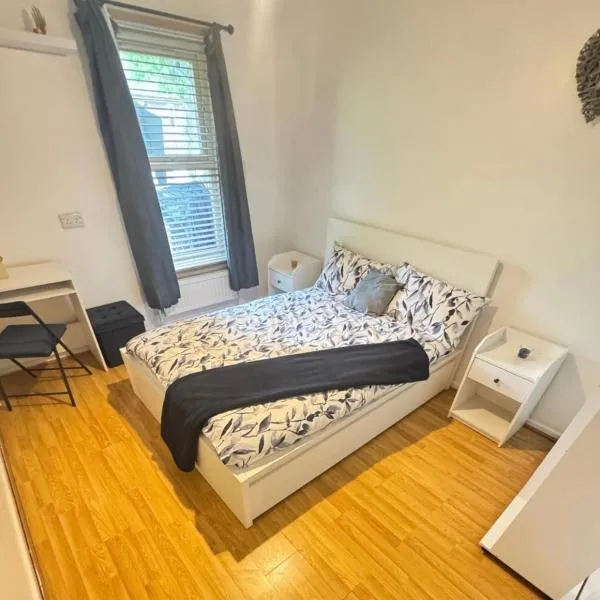 Bright & Cozy Double Room with great transport links, hotel v destinaci Hither Green