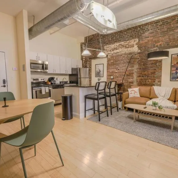 Simple Spacious Apartment, hotel i Boston