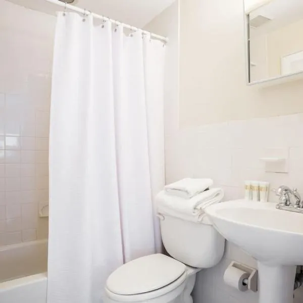 Pet Friendly - Elevator - Laundry in Bldg - FIDI、ボストンのホテル