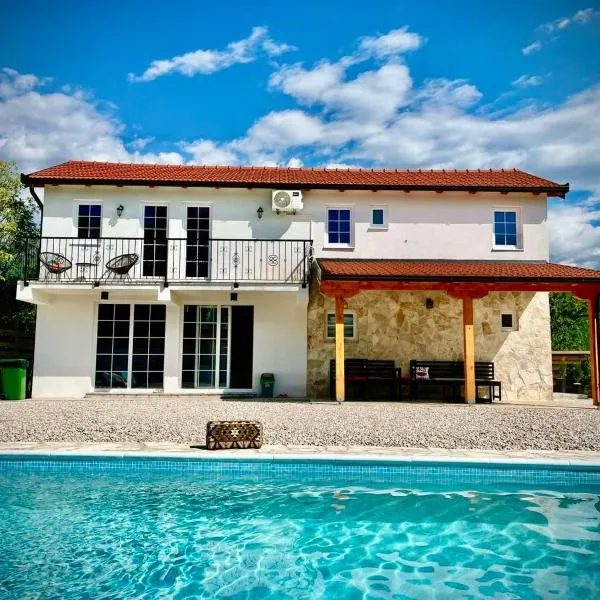 Village Pool Villa Silentium, hotel v destinaci Mostar