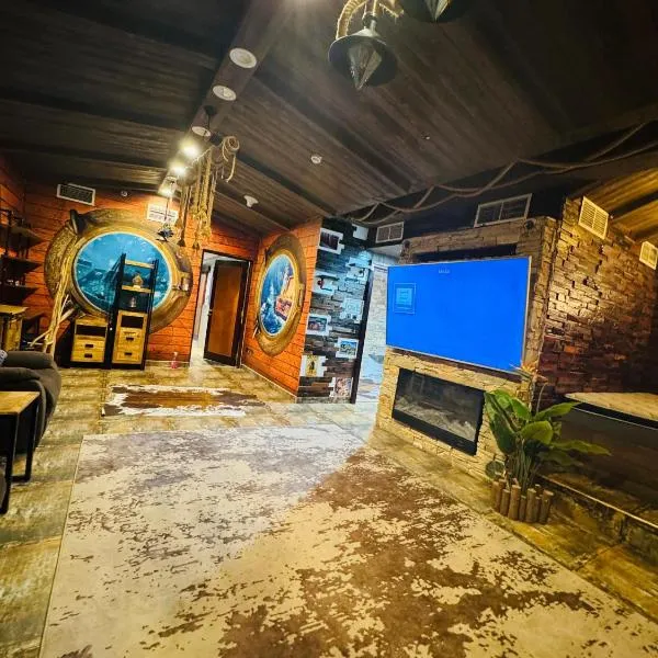 Beachfront holiday homes with beach,sauna,jacuzzi,cafe,restaurants and more, hotel v destinaci Adžmán