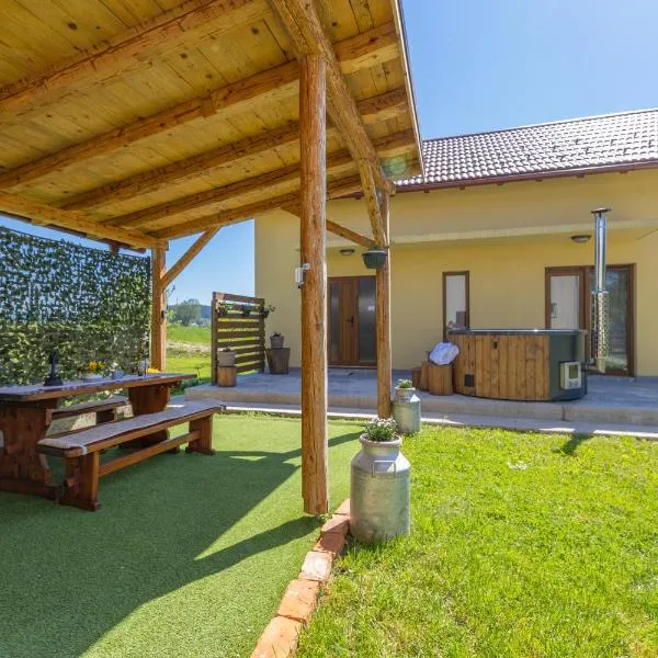 Kuća Trota - sauna, HOT TUB, hotel v destinaci Otočac