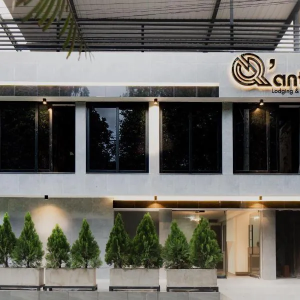 Qantic Lodging & Rooftop, ξενοδοχείο σε Μεδεγίν