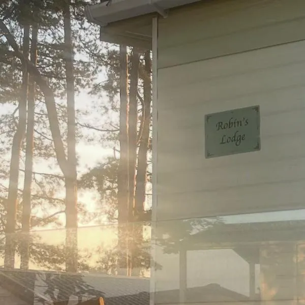 Robins Lodge by the sea, viešbutis mieste Lytchett Minster