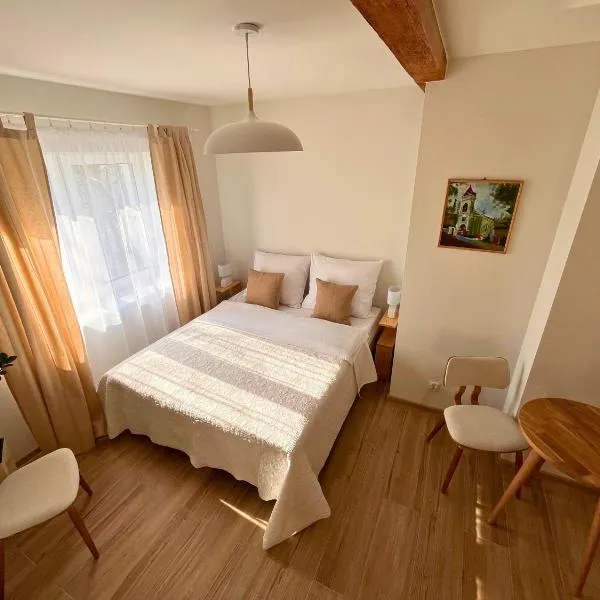Dom Przy Czerwonym Szlaku - The Red Trail Cottage, hotel v destinaci Cisiec