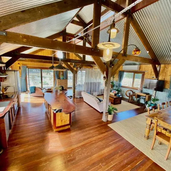 The Barn at Piney Ridge Farm - Bed & Breakfast, hotel i Nairne