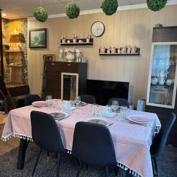 Guest house ''Stropiki'' with Sauna and hot Tub, hotel in Daugavpils