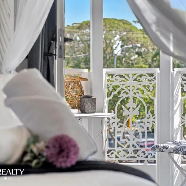 Bella Abode on Bribie - Loft with Pool, hotel v destinaci Bongaree