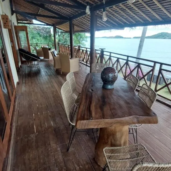 Lombok Villas, Villa KuraKura、Labuhanpohのホテル