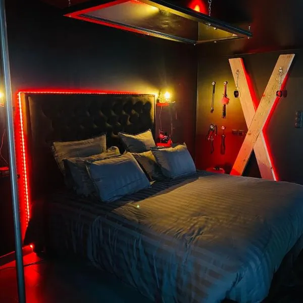 Love room Spa nuits secrètes, hotel v destinaci Écuires