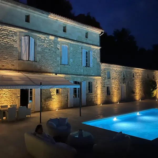 Ancien Château viticole, hotel in Bourg-sur-Gironde