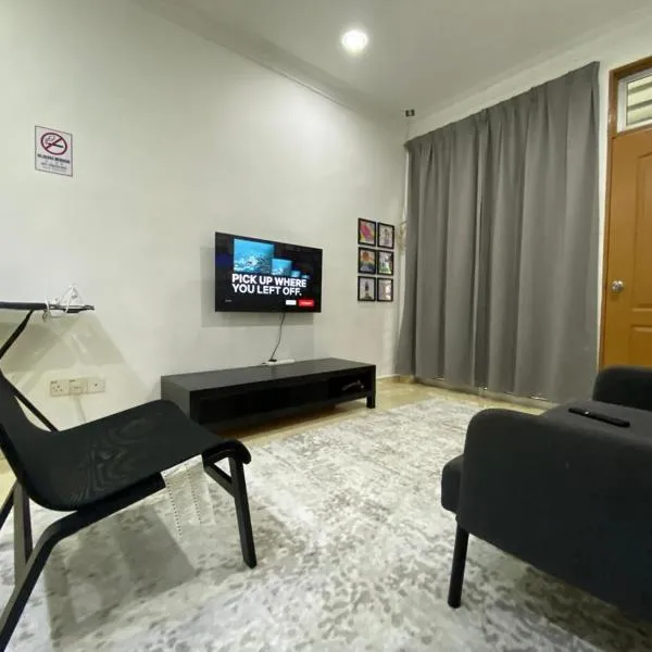 Deena's Cottage Homestay Kulim Hitech Hospital Kulim, Three bedrooms Single Storey Terrace House, hotel en Kulim