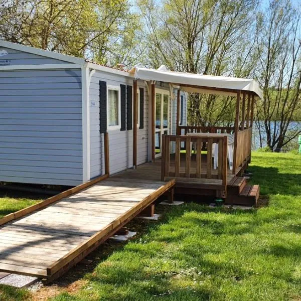 Mobile home 12 lac de bairon, hotel in Sauville