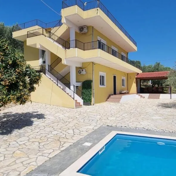 Hillside Villa, hotel in Mifol