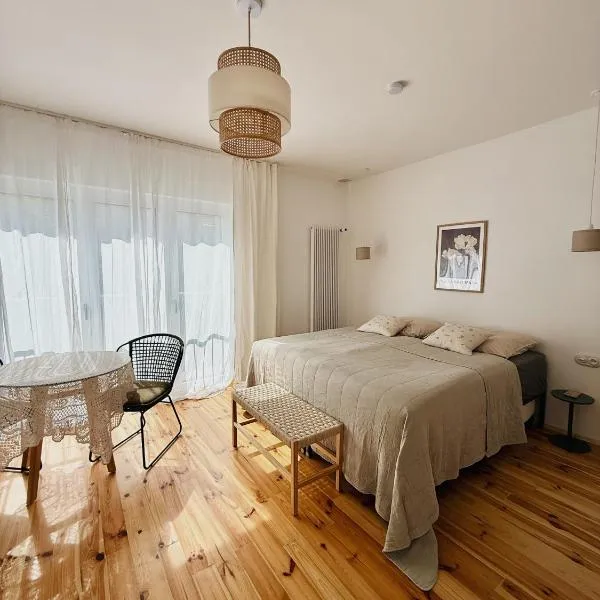 powiew - adults only b&b pensjonat noclegi Świnoujście - Unterkunft Swinemünde - guesthouse tennis garden breakfast at baltic sea, ξενοδοχείο στο Σβινούιστσιε