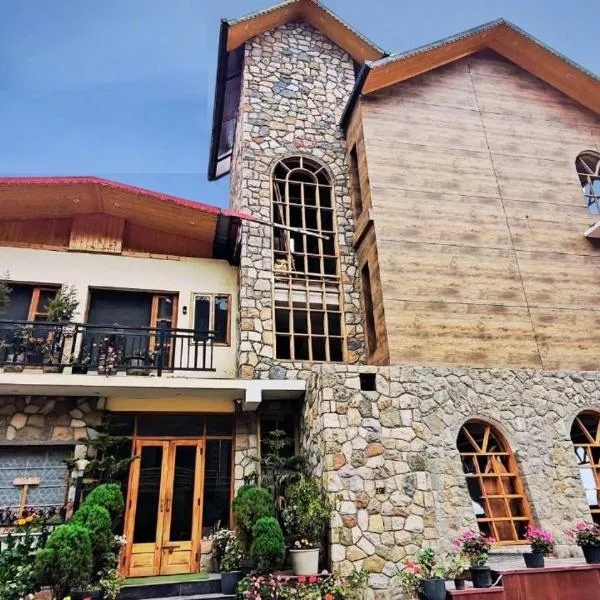 Hotel Alpine Musk, ξενοδοχείο σε Kanatal