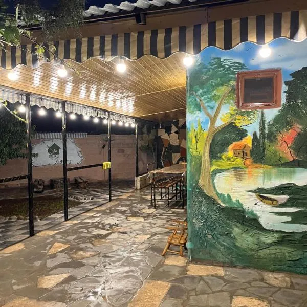 Ners House, hotel sa Garni