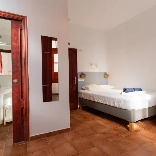 TenoHomes Calm En-Suite Room Buenavista, hotel in Buenavista del Norte