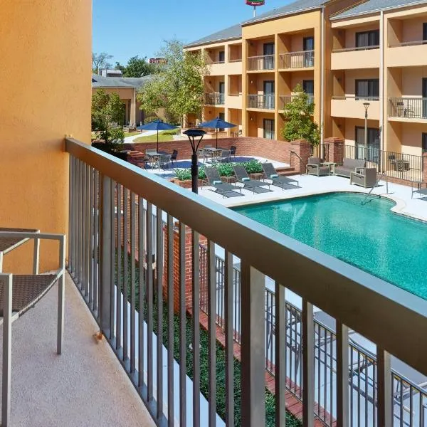 Courtyard by Marriott Baton Rouge Acadian Centre/LSU Area, ξενοδοχείο σε Μπατόν Ρουζ