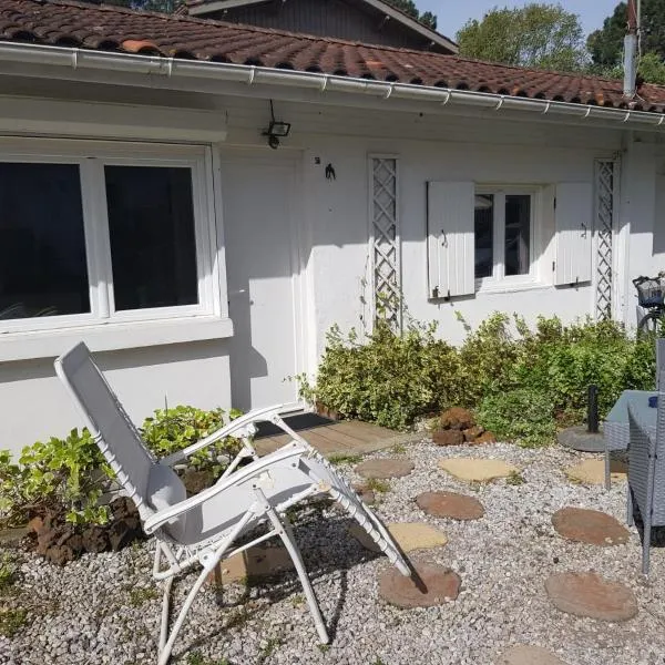 l'hirondelle du coulin – hotel w mieście Andernos-les-Bains