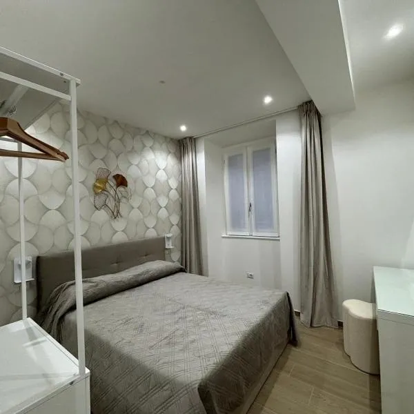 Bella Como Holiday Apartment، فندق في كومو