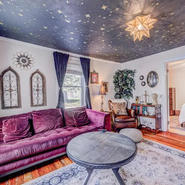 Ravens Hollow โรงแรมในซาเลม