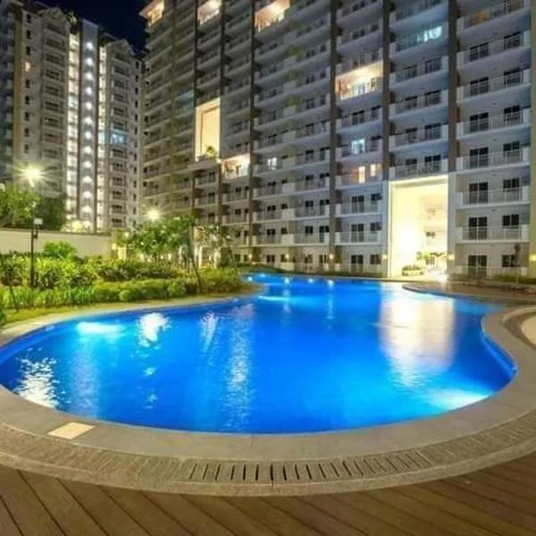 The Atherton by DMCI- 2BR FREE PARKING, hotel v destinaci Manila