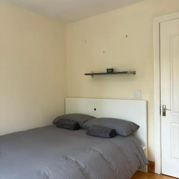 Superb Double Room near Airport - 3, hotel v destinaci Dublin