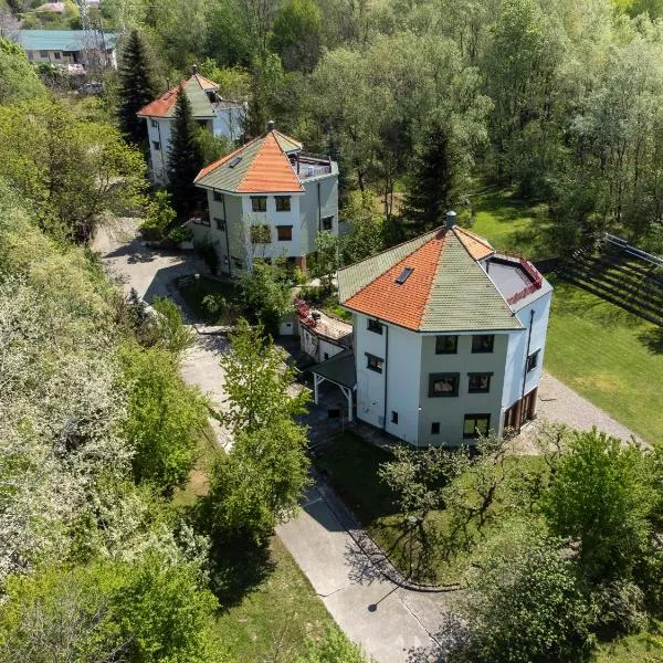 Villa Octogon Câmpina, hotel v destinácii Câmpina