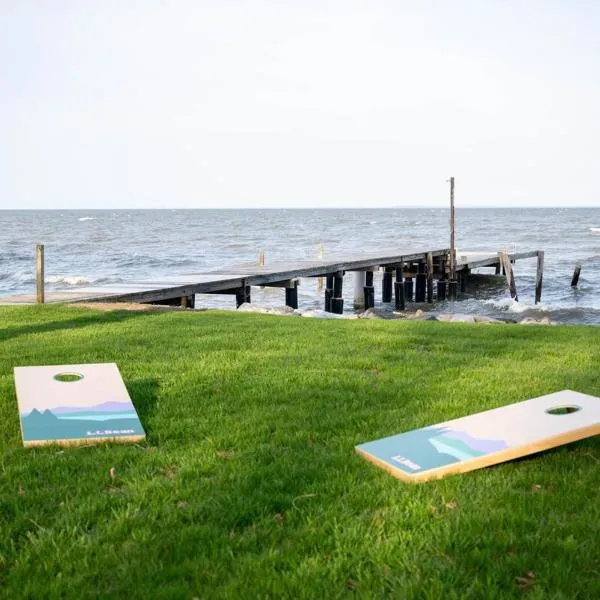 Waterfront Lux Cottage With Amazing Views Near DC, hotel in North Beach