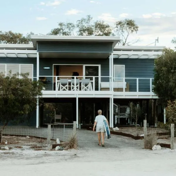 Avalon Beachfront Kangaroo Island 4 bedroom home, hotel in Nepean Bay