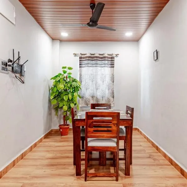 2BHK Private villa near the Bogmalo beach and 5 mins drive from Dabolim airport, hotel i Bogmalo