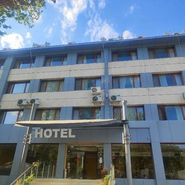 Хотел Устра, hotel v destinaci Kardžali