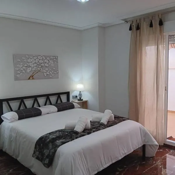 Plaza Ayuntamiento 2 habitaciones Pondos, hotel in Linares