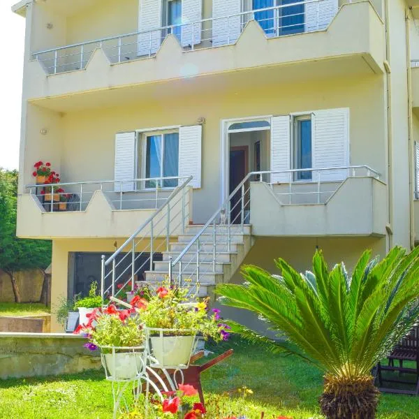 Ana's House, hotel in Orikum