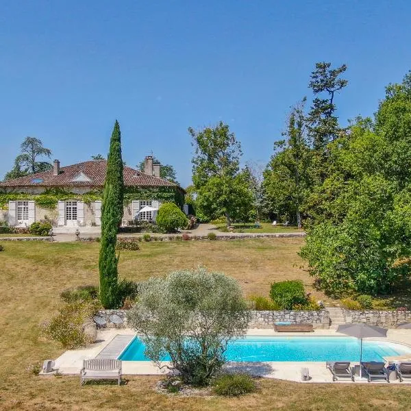 Les Suites du Midi, hotel em Saint-Paul-dʼEspis